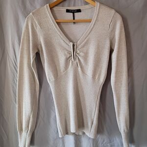 Energie Cream Long-Sleeve V-Neck Sweater Top